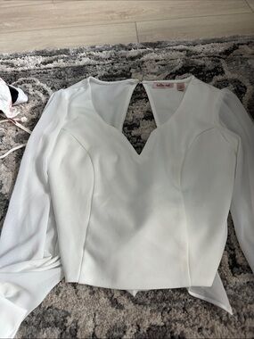 Lulu's White V-Neck Long Sleeve Blouse